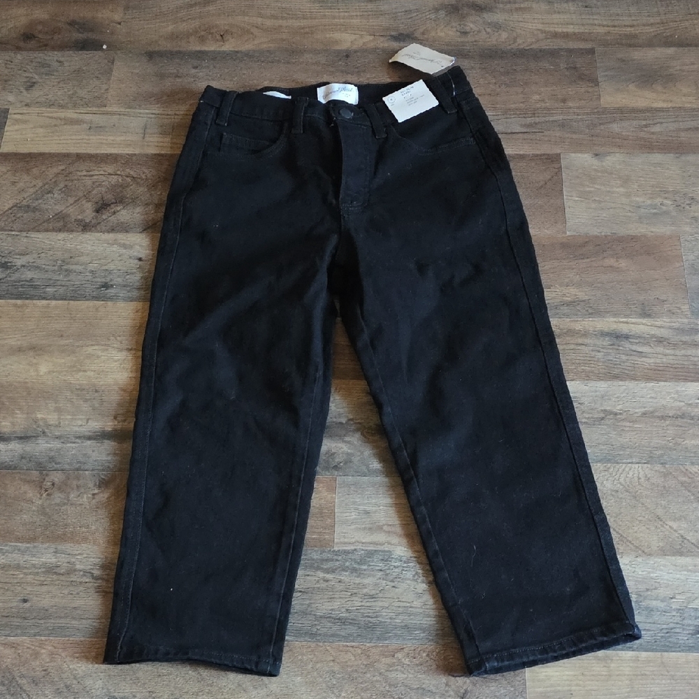 Universal Thread Black Capris